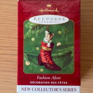 1st in new Hallmark Collectors Series from 2000, Fashion Afoot